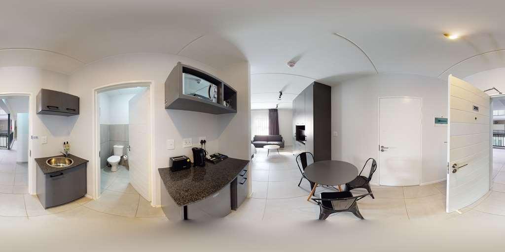 Mint Express Melrose View Apartment Йоханесбург Стая снимка